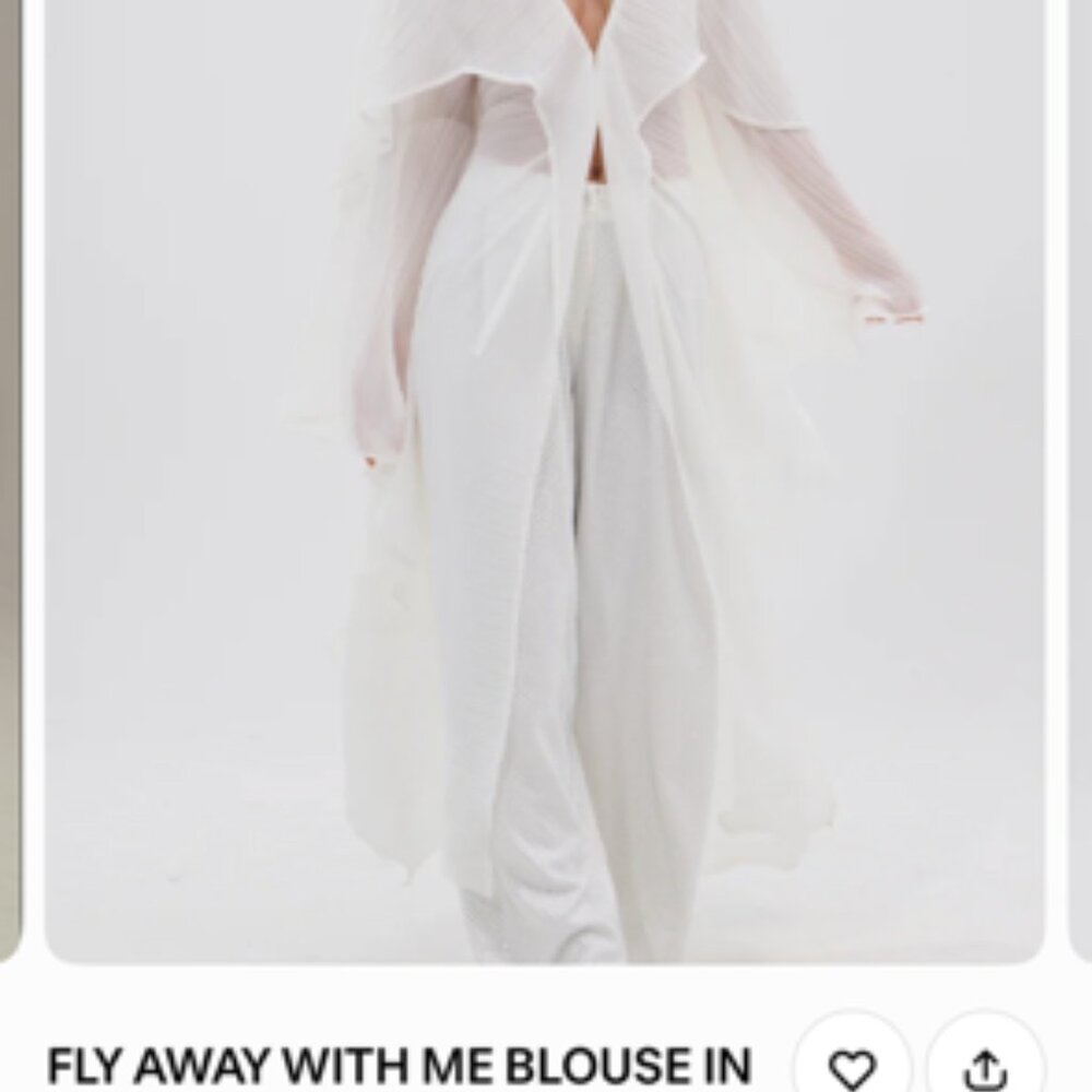 AKIRA FLY AWAY WITH ME BLOUSE IN WHITE Size L/XLL/XL